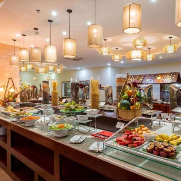 Khu Nghi Duong Amarin Resort Spa Buffet 1.bak