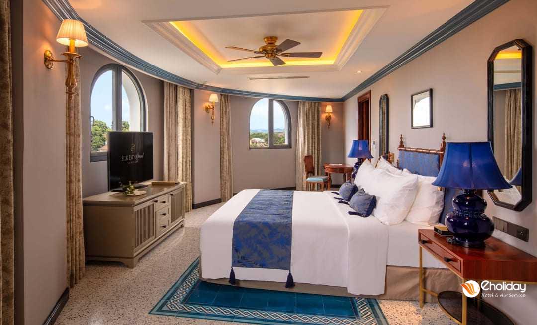 Silk Path Grand Hue Hotel & Spa Executive Suite