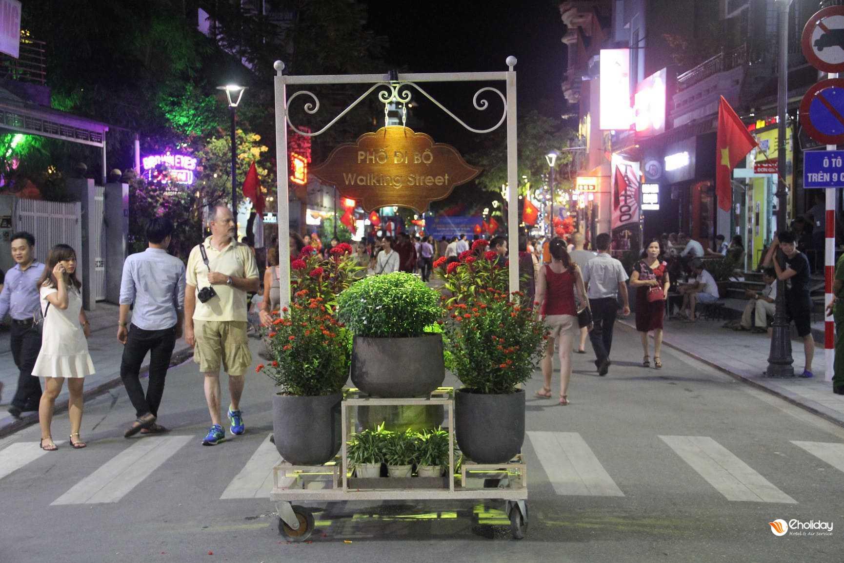 Phố đi bộ Nguyễn Đình Chiểu Huế - không khí về đêm sôi động tại Cố Đô
