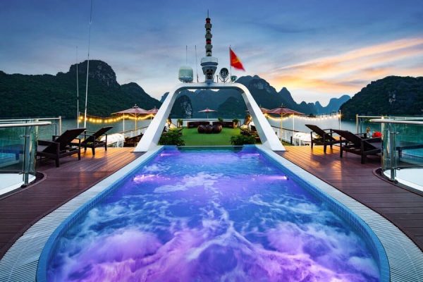 Du Thuyền Dora Cruise Pool