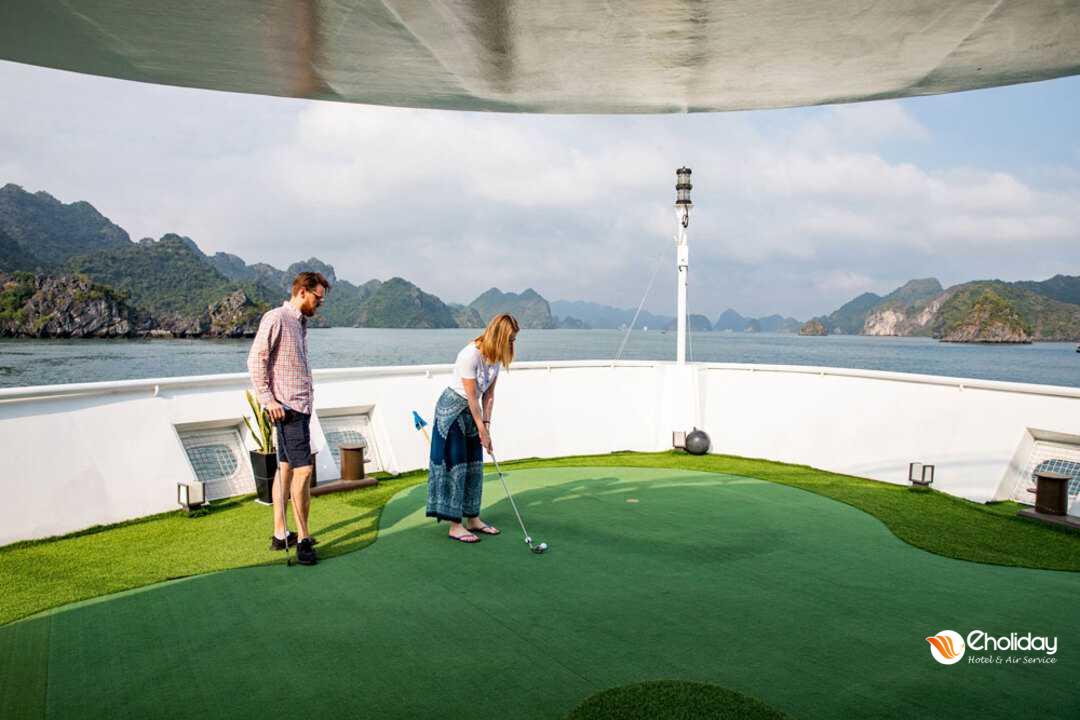 Stellar Of The Seas Mini Golf