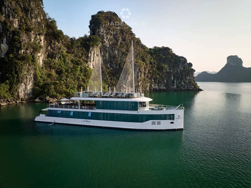 Tour Hạ Long 1 ngày: Du thuyền Jade Sails