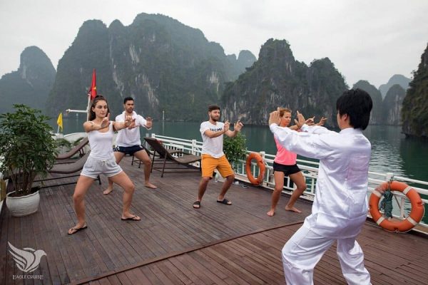 Du Thuyền Lavender Elegance Cruise Tai Chi