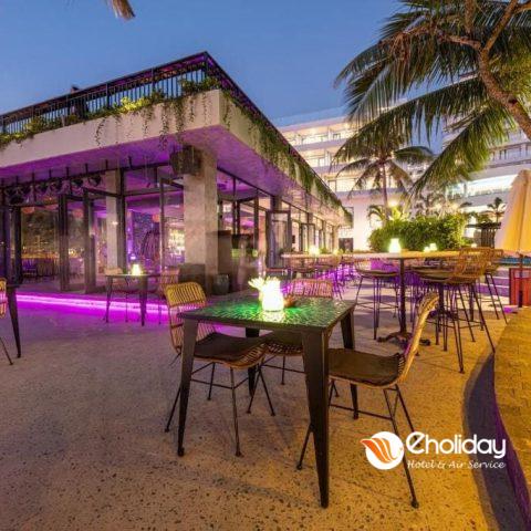 Sunset Beach Resort & Spa Bar