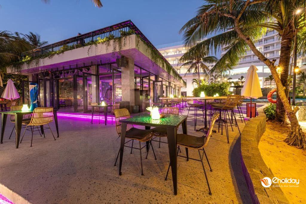 Sunset Beach Resort & Spa Bar