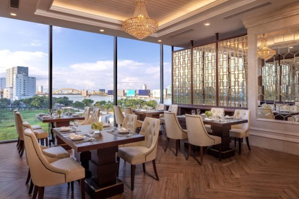 Meliá Vinpearl Đà Nẵng Riverfront 1