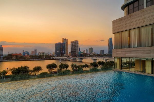 Meliá Vinpearl Đà Nẵng Riverfront...