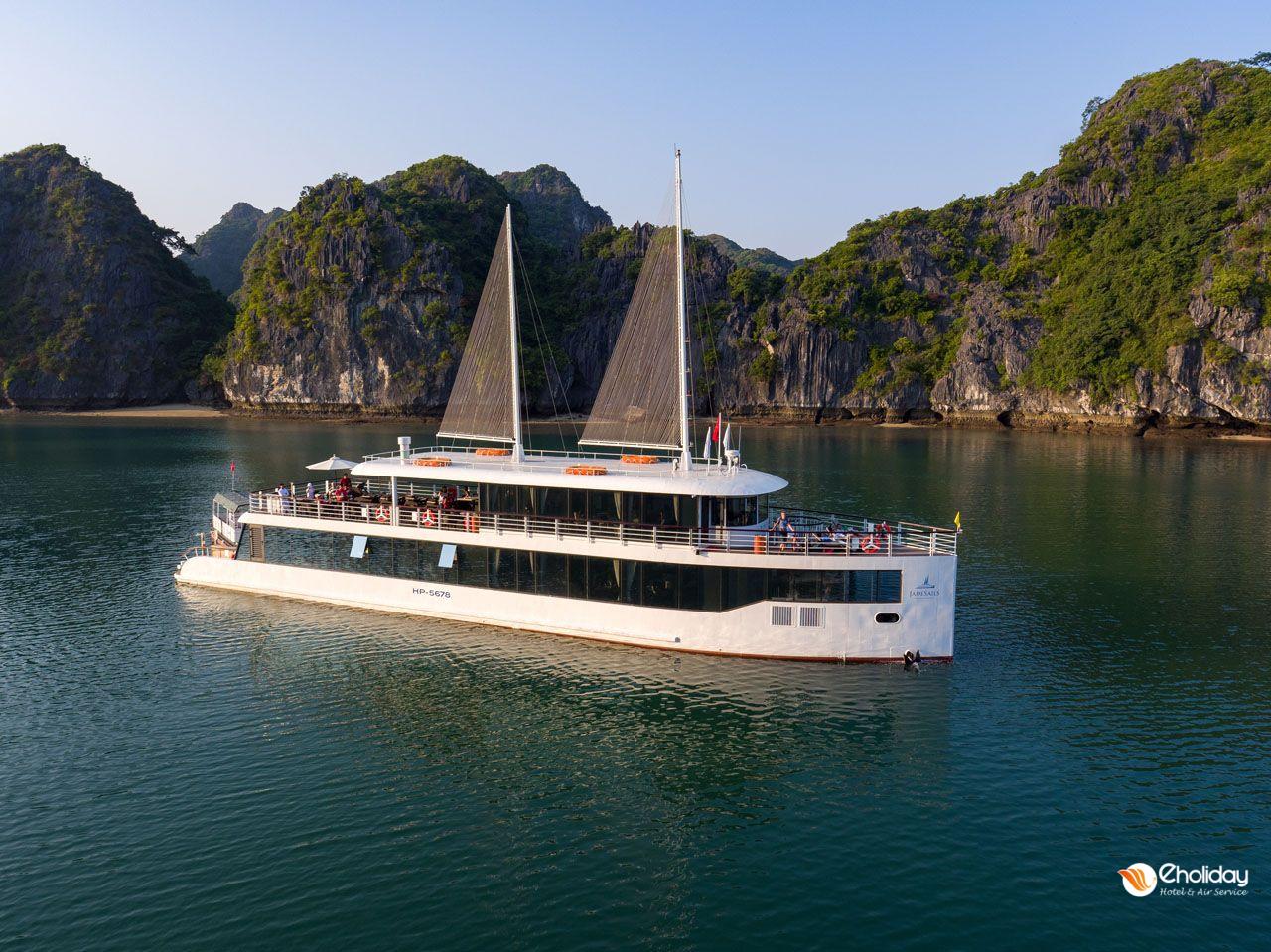 Tour du thuyền JADE SAILS Hạ Long trong 1 ngày