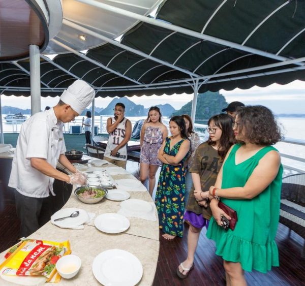 Du Thuyền Starlight Cruise Hạ Long Cooking Class