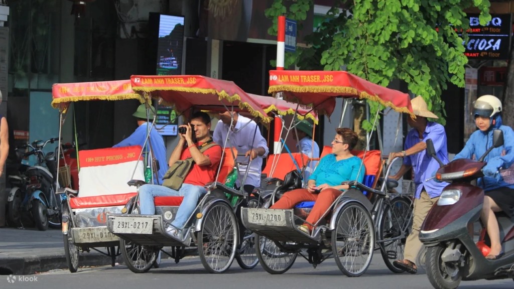 Tour Xích lô Huế và Ẩm thực đường Phố 1/2 ngày