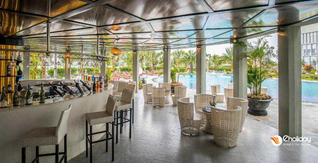 Quầy Bar Bên Hồ Mường Thanh Luxury Phú Quốc