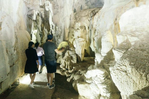 Du Thuyền Peony Cruise Lan Hạ Thăm Hang động