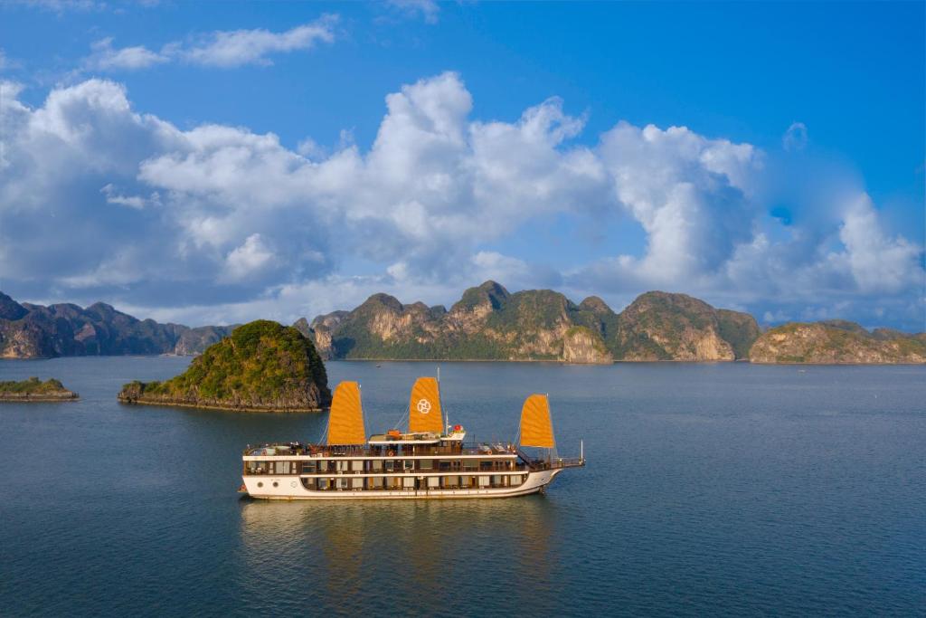 Du thuyền Peony Cruise Lan Hạ