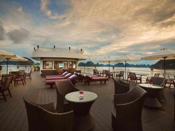 Du Thuyền Athena Luxury Hạ Long Sundeck