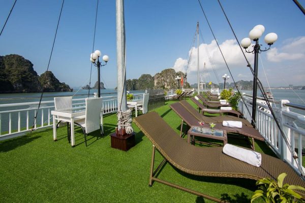 Du Thuyền Athena Signature Cruise Ha Long Sun Deck