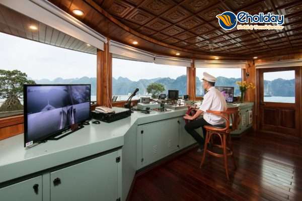 Du Thuyền La Regina Royal Hạ Long Phòng Thuyền Trưởng