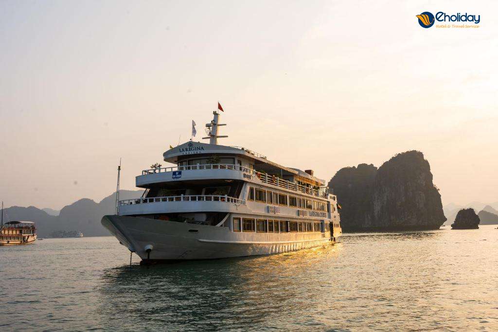 Du thuyền La Regina Royal Hạ Long