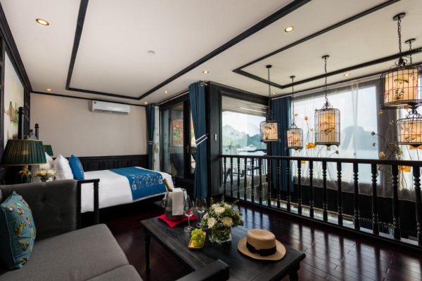 La Regina Grand Cruise Lan Hạ Duplex Suite