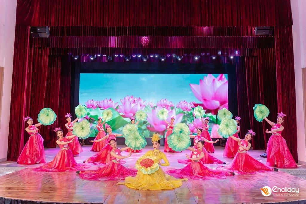 Múa Sen Áo Dài Show Đà Nẵng