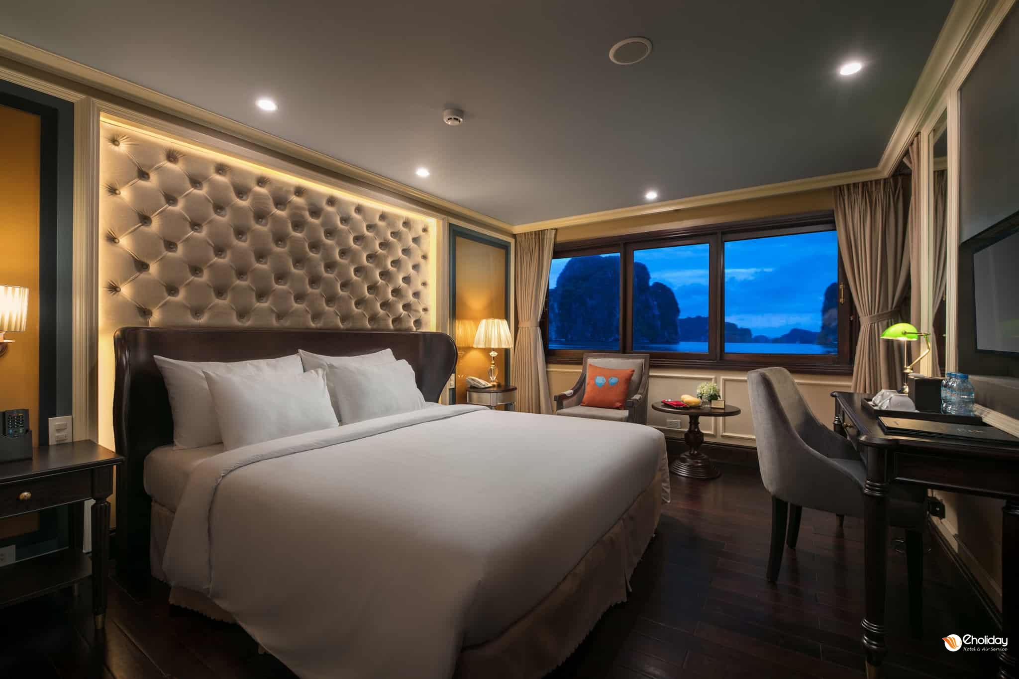 Phòng Luxury Executive Suite Du Thuyền Athena Luxury Cruise