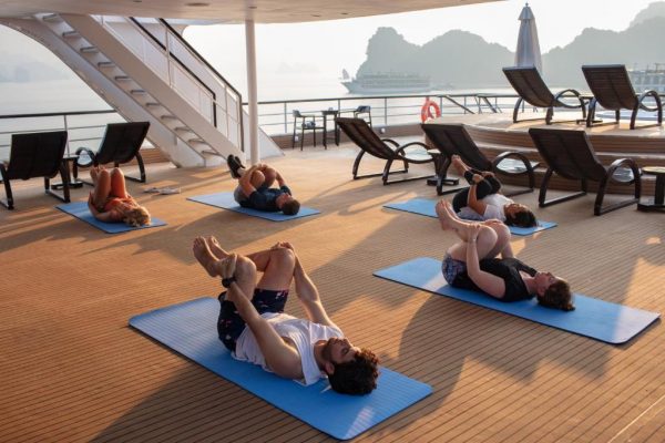 Du Thuyền Scarlet Pearl Cruise Hạ Long Yoga