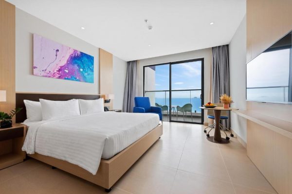 The Empyrean Cam Ranh Beach Resort Phòng Premier Sea View