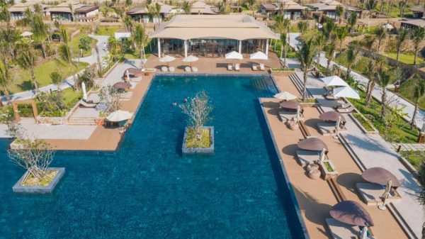 Fusion Resort Cam Ranh Pool 2