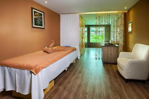 Khách Sạn Mường Thanh Holiday Mũi Né Spa