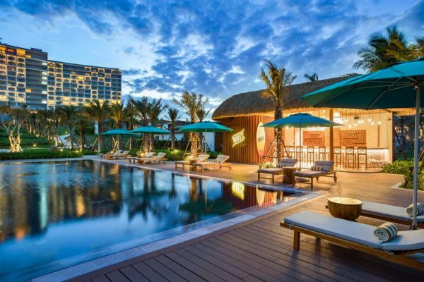 Radisson Blu Resort Cam Ranh Pool Bar