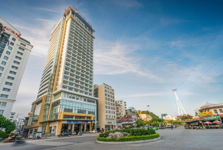 Khách sạn SOLEIL Hạ Long Trademark Collection by Wyndham