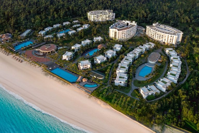 Meliá Đà Nẵng Beach Resort