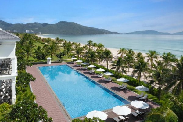 Melia Vinpearl Cam Ranh Beach Resort Bể Bơi