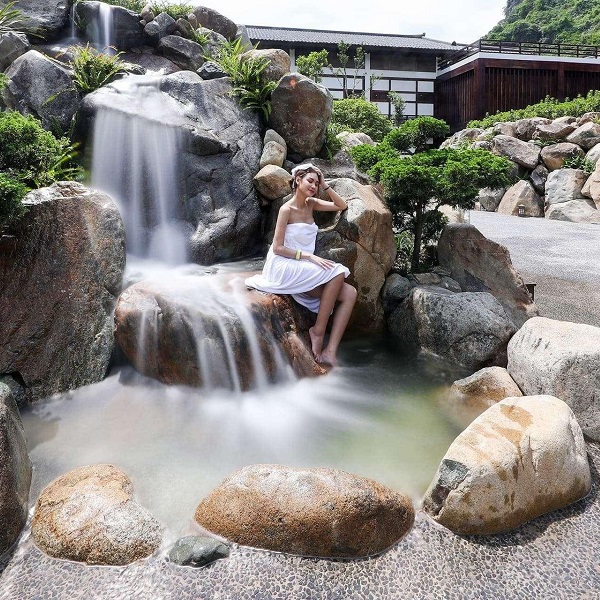 Yoko Onsen Quang Hanh