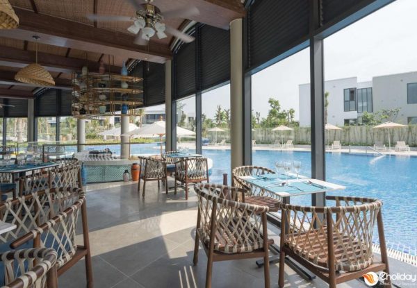 Best Western Premier Sonasea Phu Quoc Pool Bar