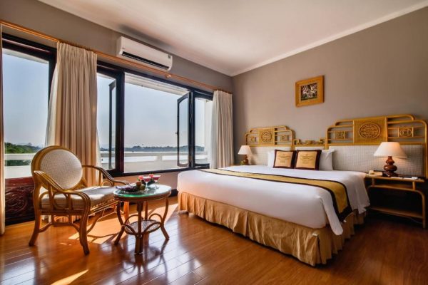 Hương Giang Hotel Resort & Spa Huế Phòng Deluxe Nhìn Ra Sông