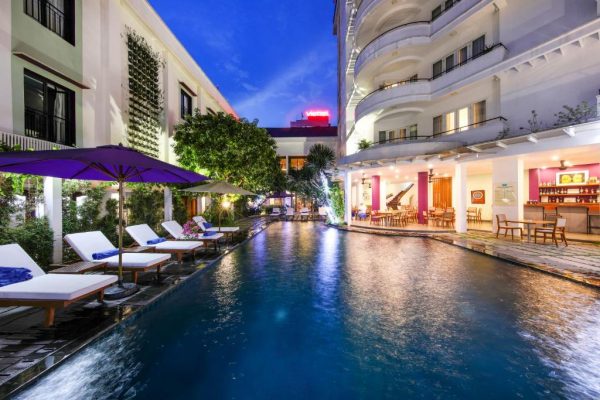 Khách Sạn Êmm Huế Pool