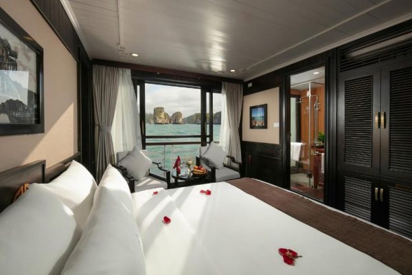 Lily Cruise Bái Tử Long Deluxe Gia đình