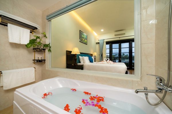 River Beach Resort & Residences Hội An 6