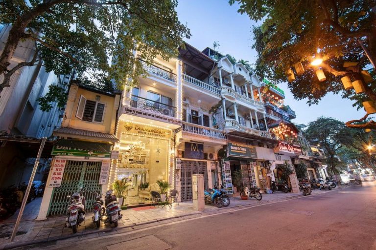 Khách sạn Diamond King Hà Nội, Phố cổ