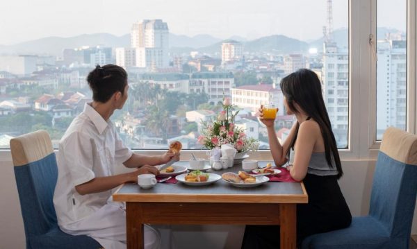 Khách Sạn Romance Huế Nhà Hàng View Phố