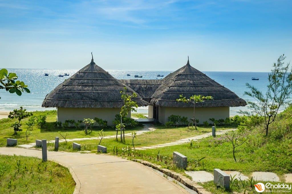 Crown retreat Resort quy nhơn Beachfront Bungalow