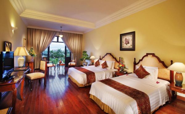 Khách Sạn Saigon Morin Huế Phòng Premium Deluxe Nhìn Ra Phố