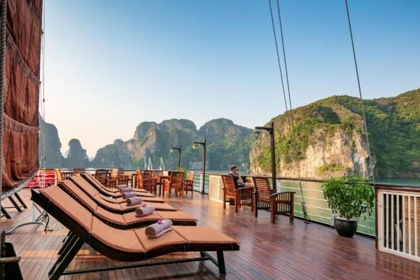 Du Thuyền Milalux Hạ Long Sundeck