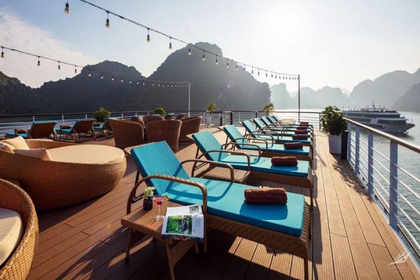 Du Thuyền Capella Lan Hạ Sundeck