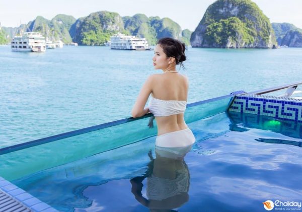 Du Thuyen Halong Heritage Luxury Jazzcuzi Check In