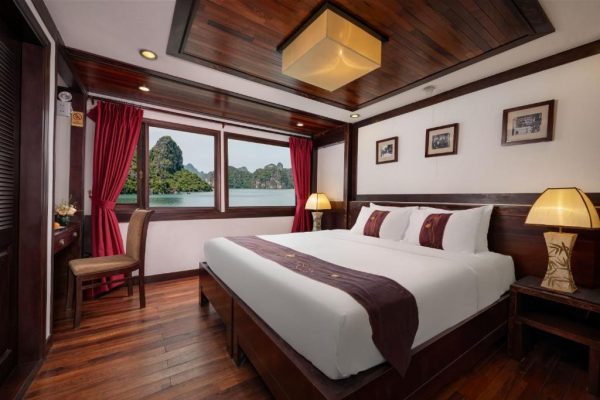 Du Thuyền Indochina Sails Cruise Hạ Long Phòng Superior