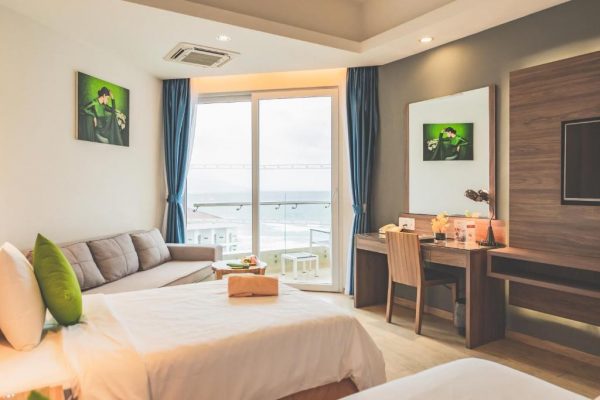 Swandor Cam Ranh Resort Phòng Deluxe Có Ban Công Nhìn Ra Biển