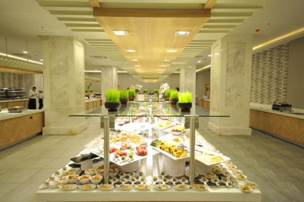 Swandor Cam Ranh Resort Quầy Buffet