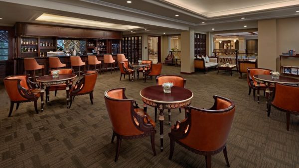 Danang Marriott Resort & Spa, Đà Nẵng Quầy Bar Của Nhà Văn