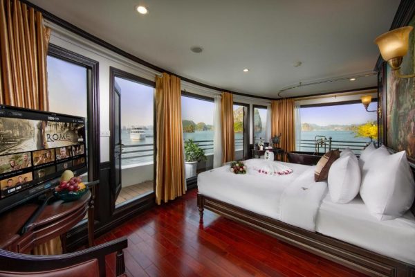 Du Thuyền Athena Royal Cruise Hạ Long Royal Suite